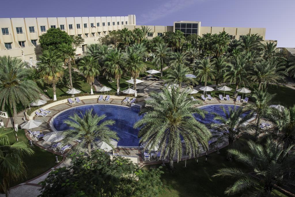 Metropolitan Al Mafraq Hotel Abu Dhabi Exterior foto